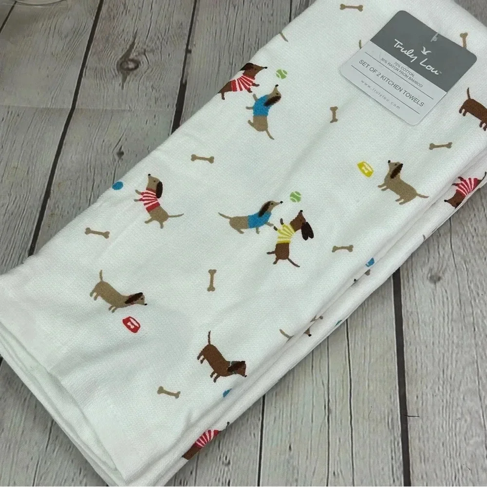 NWT Truly Lou cotton bamboo kitchen towels set of two with dachshunds